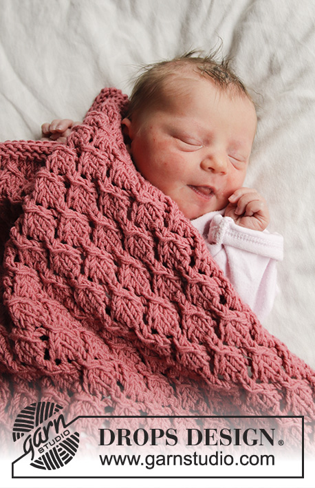Nighty-Night / DROPS Baby 33-3 - Knitted blanket for baby in 2 strands DROPS BabyMerino or 2 strands DROPS Nord. Piece is knitted with lace pattern. Theme: Baby blanket