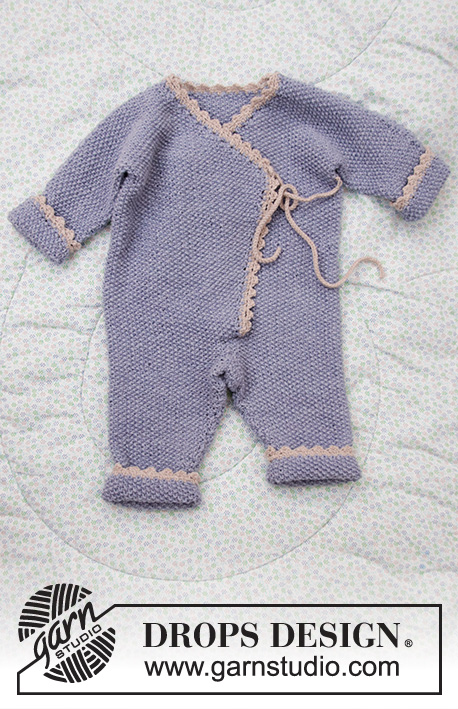 Baby Talk / DROPS Baby 33-30 - Combinaison et bonnet bébé tricotés en DROPS BabyMerino, au point de riz, point mousse avec bordure au crochet. 
Taille combinaison: du 1 mois au 2 ans 
Taille bonnet: du préma au 4 ans