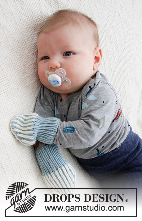 Tiny Mitts / DROPS Baby 36-10 - Moufles tricotées pour bébé, en DROPS BabyMerino, en côtes anglaises bicolores. Du 1 mois au 9 mois.
