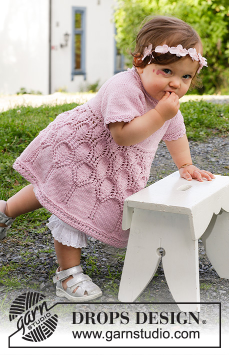 Little Miss Daisy / DROPS Baby & Children 38-2 - Gebreide jurk voor baby’s en kinderen in DROPS Cotton Merino. Het werk wordt van boven naar beneden gebreid met raglan en kantpatroon. Maten 0 – 4 jaar.