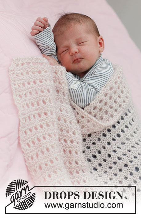Sweet Baby Blossom / DROPS Baby & Children 39-5 - Manta tricotada para bebé em ponto rendado, em DROPS BabyMerino e DROPS Kid-Silk. Tema: Manta para Bebé