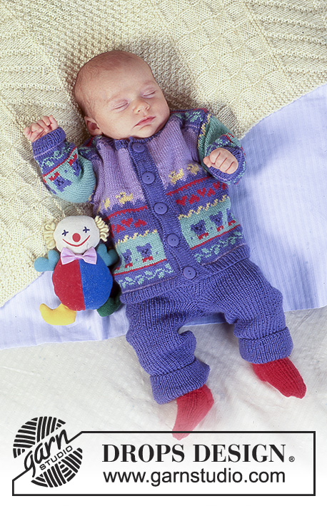 Oliver / DROPS Baby 4-2 - Sweter rozpinany z motywem misiów, spodenki i kapcie z włóczki DROPS BabyMerino. Kocyk z włóczki DROPS Karisma