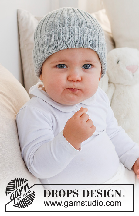 Little Pearl Hat / DROPS Baby 42-17 - Niemowlęca i dziecięca czapka na drutach, przerabiana ściągaczem, z włóczki DROPS BabyMerino. Od 0 do 4 lat