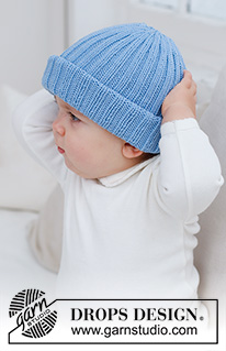 Blue Cloud Beanie / DROPS Baby 42-19 - Gorro tricotado para bebé e criança, em canelado, em DROPS Merino Extra Fine. Tamanhos: 0 - 4 anos