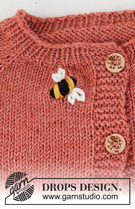 Little Bee Cardigan / DROPS Baby 42-4 - Vauvan ja lapsen ylhäältä alas neulottu jakku DROPS BabyMerino -langasta. Työssä on raglanlinjat ja kirjottu mehiläiskuvio. Koot 0-4 vuotta.