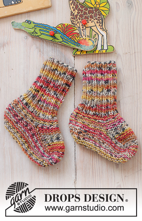 Fruit Patch Socks / DROPS Baby 43-27 - Pantuflas de punto para bebés y niños en DROPS Fabel. Números 0 – 4 años.