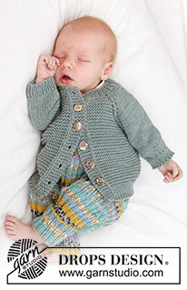 Dream Plan Cardigan / DROPS Baby 45-1 - Strikket jakke til baby i DROPS Merino Extra Fine. Arbeidet strikkes ovenfra og ned med raglan, riller og glattstrikk. Størrelse 0 - 4 år.