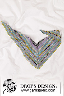 Thief of Hearts / DROPS Baby 45-13 - Baby šátek/bryndáček pletený vroubkovým vzorem shora dolů z příze DROPS Fabel. Velikost 0 až 4 roky.