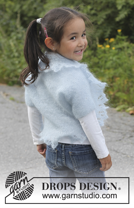 Fairy Wings / DROPS Children 22-18 - Bolero tricotado em ponto jarreteira com orla rendada em DROPS Kid-Silk. Tamanhos criança: 3 - 12 anos