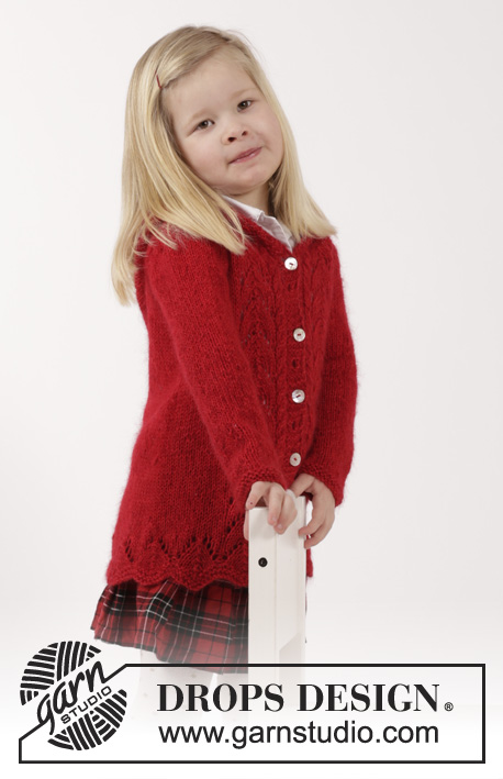 Bright Sally / DROPS Children 26-13 - Dětský kabátek s ažurovým vzorem a kapucí pletený z příze DROPS Alpaca a DROPS Kid-Silk. Velikost: 2 roky – 11/12 let.