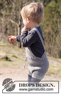The Little Lumberjack / DROPS Children 27-11 - Stickade shorts med hängslen i DROPS Cotton Merino till baby stl 1- 24 månader. 