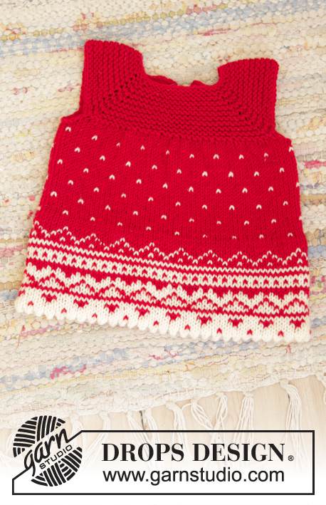 Christmas Cora / DROPS Children 35-15 - Vestido para boneca tricotado de cima para baixo em DROPS BabyMerino, com cavas raglan, jacquard norueguês e ponto jarreteira.