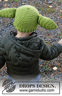 Green Ears / DROPS Children 37-23 - Gorro crochetado com grandes orelhas, para criança, em DROPS Snow. De 1 aos 8 anos. Tema: Halloween.