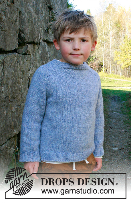 Outdoor Adventure / DROPS Children 40-19 - Gebreide trui voor kinderen in DROPS Air. Het werk wordt van boven naar beneden gebreid met zadelschouders. Maten 3 – 14 jaar.