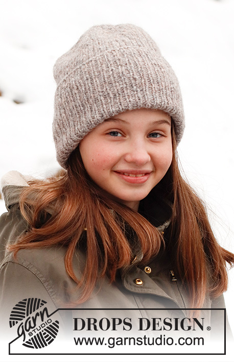 Winter Smiles Hat / DROPS Children 41-22 - Stickad mössa / hipstermössa med resår till barn i DROPS Air. Storlek 2 – 12 år.