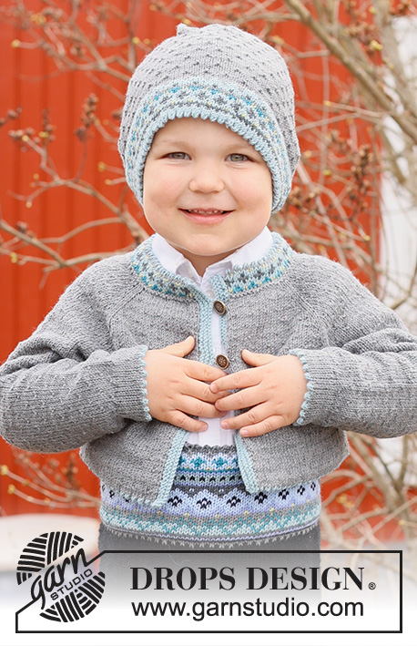 Hipp Hipp Hurra Jacket / DROPS Children 44-3 - Dziecięcy krótki rozpinany sweter na drutach, przerabiany od góry do dołu z włóczki DROPS Baby Merino. Z żakardem norweskim i reglanowymi rękawami. Od 6 miesięcy do 6 lat.