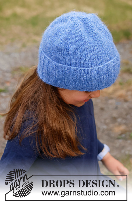 Soft Sky / DROPS Children 44-7 - Bonnet tricoté pour enfant en DROPS Air. Se tricote de bas en haut, en jersey. Du 2 au 12 ans.