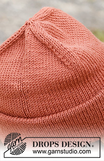 October Smiles Hat / DROPS Children 44-9 - Knitted hat for children in DROPS Merino Extra Fine. The piece is worked bottom up with stocking stitch and double edge. Sizes 2 to 12 years.