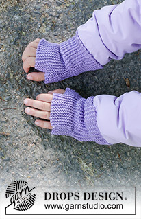 Wisteria Wrist Warmers / DROPS Children 47-21 - Dětské bezprsté rukavice - návleky pletené kolmo, napříč vroubkovým vzorem z příze DROPS Baby Merino. Velikost 2 – 12 let.