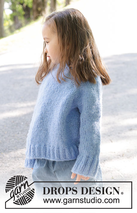 Little Cloud Blue Sweater / DROPS Children 47-4 - Jersey de punto para niños en DROPS Air. La pieza está tejida de arriba hacia abajo con punto jersey, cuello doble y raglán. Tallas 2 – 12 años.